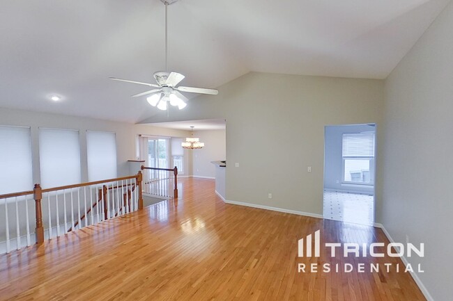 Foto del edificio - 935 Squirrels Nest Ct