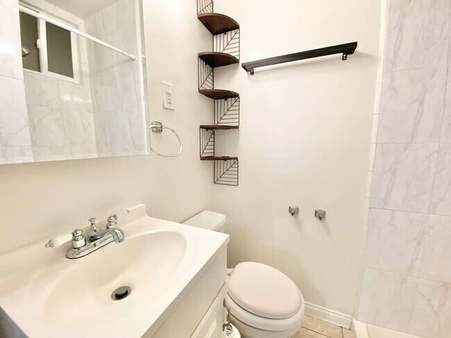 Foto del edificio - 0.0 bedroom in Los Angeles California 90033