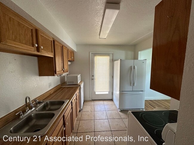 Building Photo - 3 br, 1 bath House - 1023 N Eddy