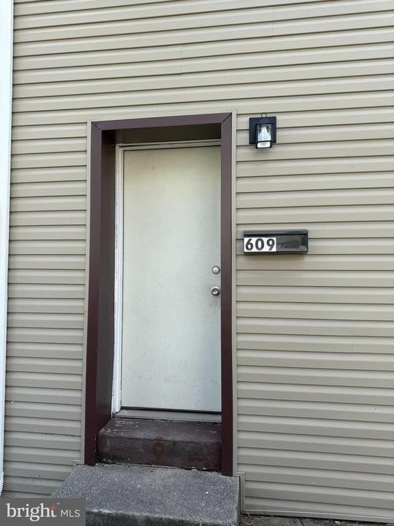 Building Photo - 609 Dauphin St