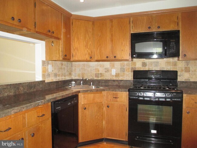 Foto del edificio - 42 Cypress Ct