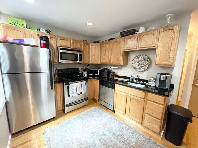 Foto del edificio - 13 Snow Hill St