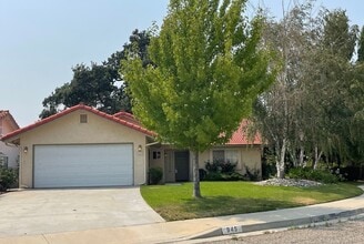 Building Photo - 945 St Ann Dr