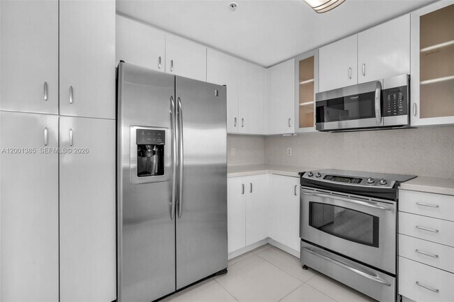 Foto del edificio - 7900 Harbor Island Dr