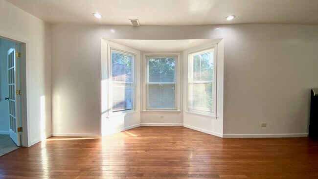 Foto del edificio - 6620 S Cottage Grove Ave