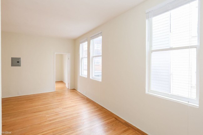 Building Photo - 20 Romolo Pl