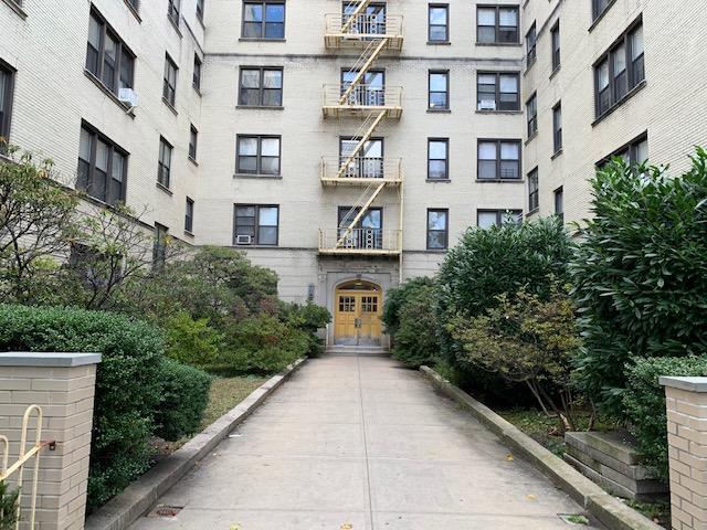 Primary Photo - 4300 Martha Ave