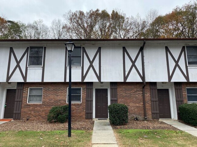 Photo - 1108 Tiger Blvd House