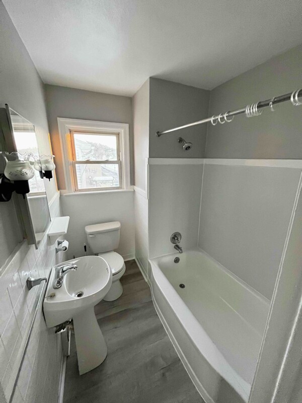 Building Photo - 108 N Page Ave