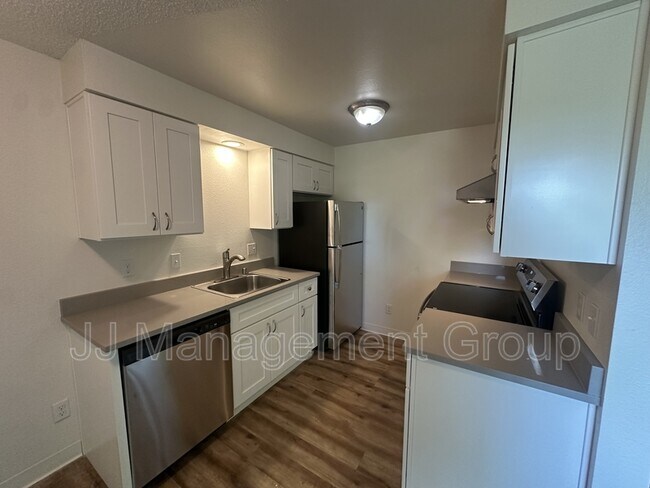 Foto del edificio - 226-230 E 7th Ave