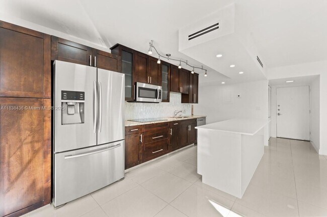 Foto del edificio - 9370 W Flagler St