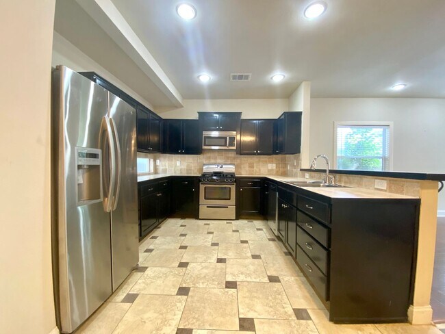 Foto del edificio - 2/2 home in Brykerwoods