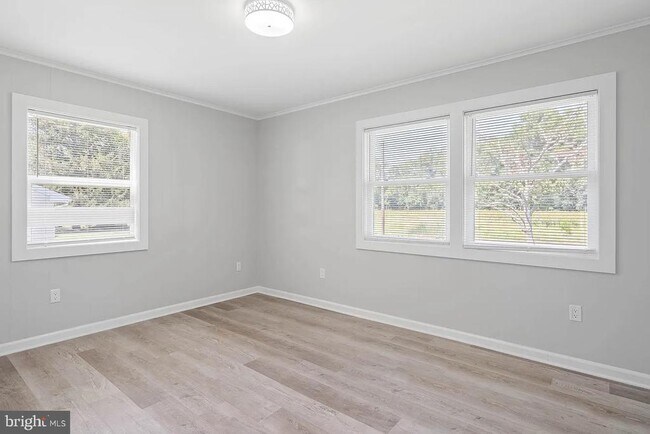Foto del edificio - 34132 Clay Rd