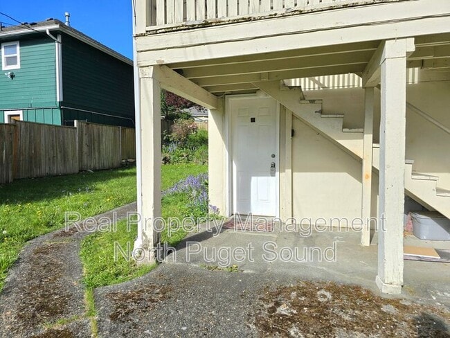 Building Photo - 3225 Lombard Ave