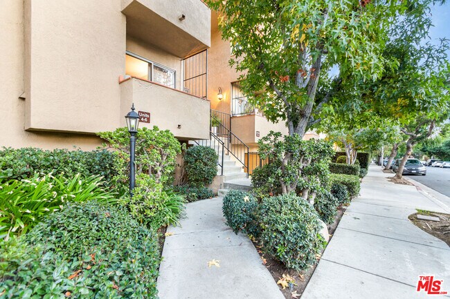 Foto del edificio - 1040 N Gardner St