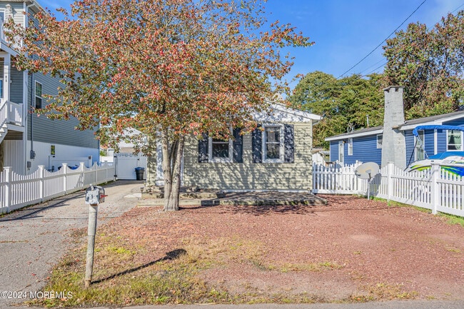Building Photo - 617 McKinley Ave