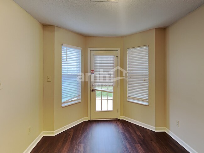 Building Photo - 607 West St