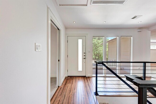 Foto del edificio - 1700 Antler Dr