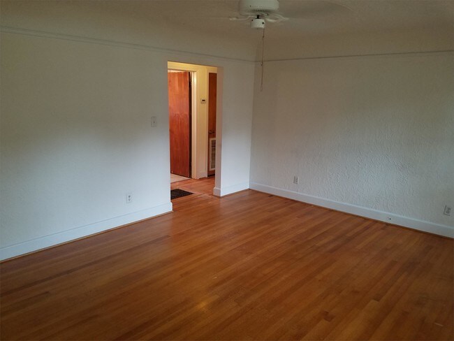 Building Photo - 1232 Ormer Rd