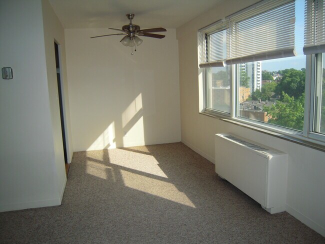 Foto del edificio - 11850 Edgewater Dr