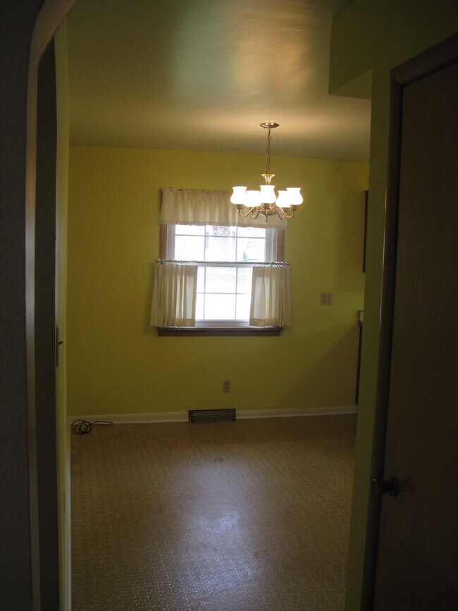 Building Photo - 412 Johnson Rd
