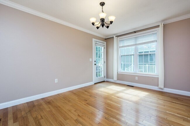 Building Photo - 22 Cortland Dr