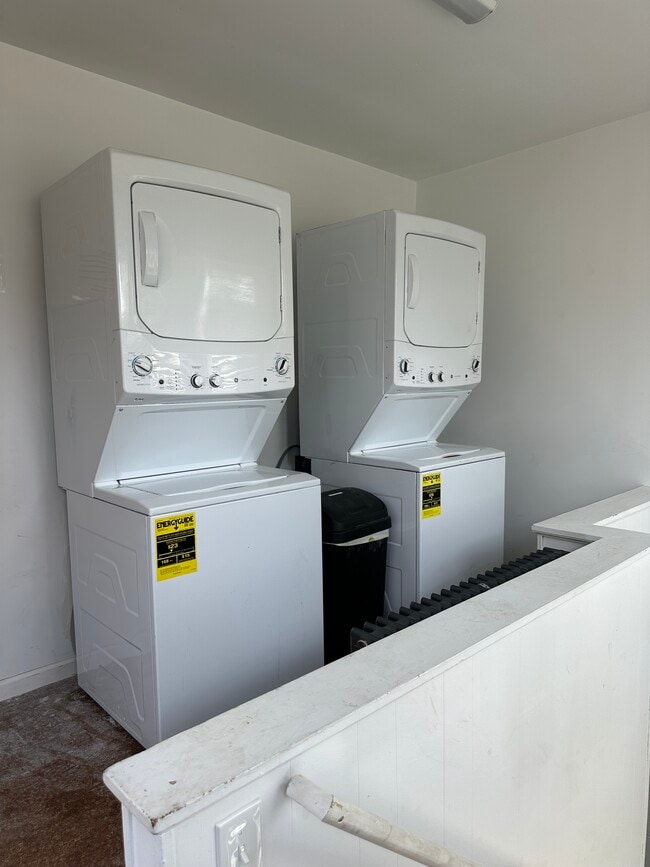 Foto del edificio - 4253 James Ave N