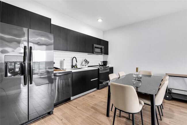 Foto del edificio - 398 NE 5th St