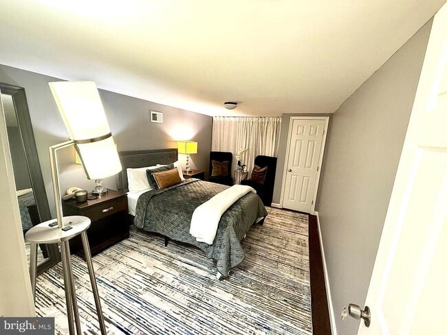 Foto del edificio - 6525 Kenova St