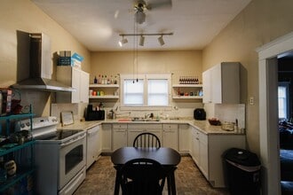 Building Photo - 215 S College Ave