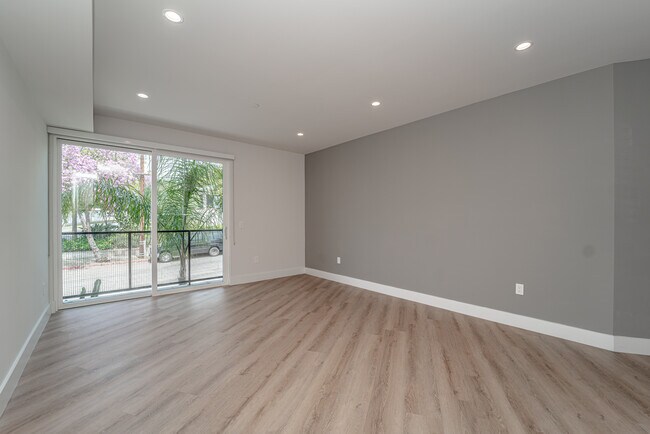 Foto del edificio - 2828 London St