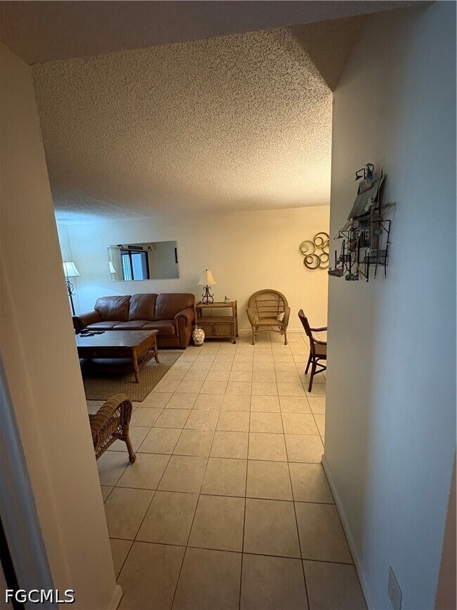 Foto del edificio - 6116 Whiskey Creek Dr