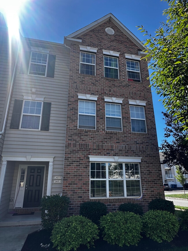 Building Photo - 3053 Davenport Way