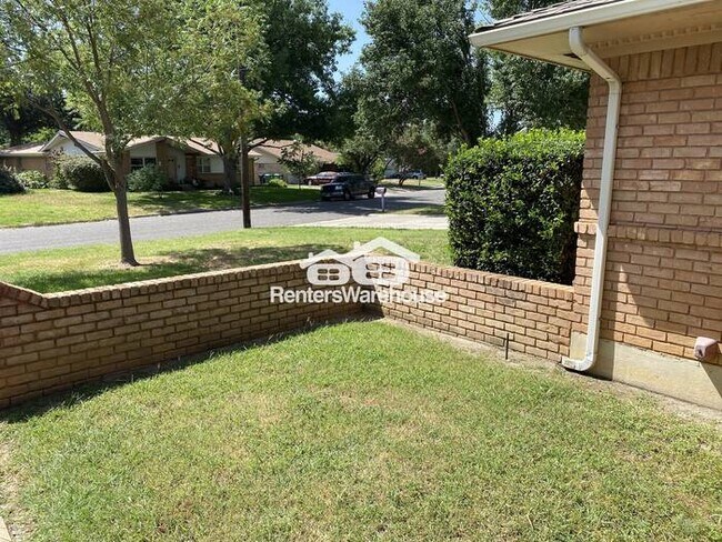 Foto del edificio - FOR RENT - MOVE IN READY - DENTON - 3BED 2...