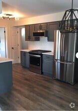 Building Photo - 1357 W Eventide Dr NE