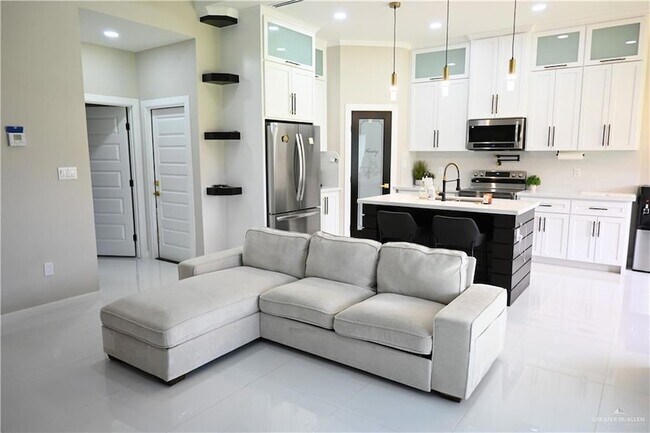 Foto del edificio - 6008 N Pedaso del Sol St