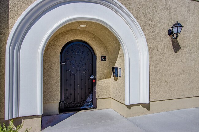 Foto del edificio - 2555 Hampton Rd