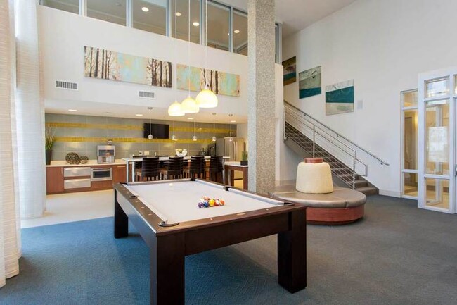 Building Photo - A 1 Bed Apartment fit for the Queen.