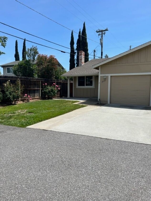 Primary Photo - Charming Duplex in Morgan Hill!
