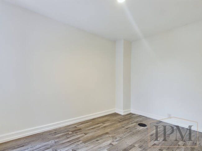 Foto del edificio - Available Now Cozy Three-bedroom Home Loca...