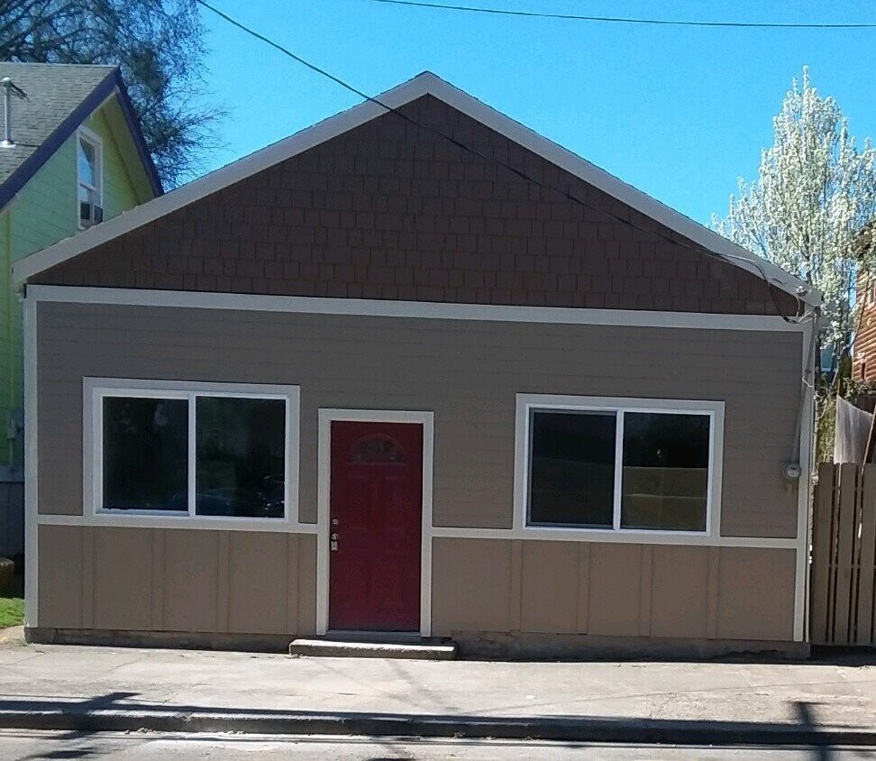 Building Photo - SE Portland - Remodel - Next to Reed College