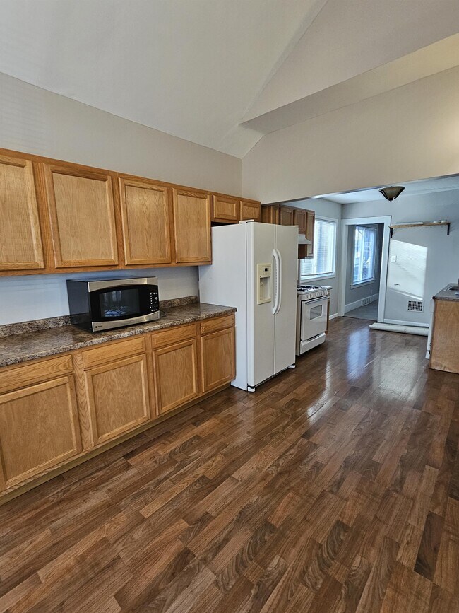 Building Photo - 348 Ardmore Dr