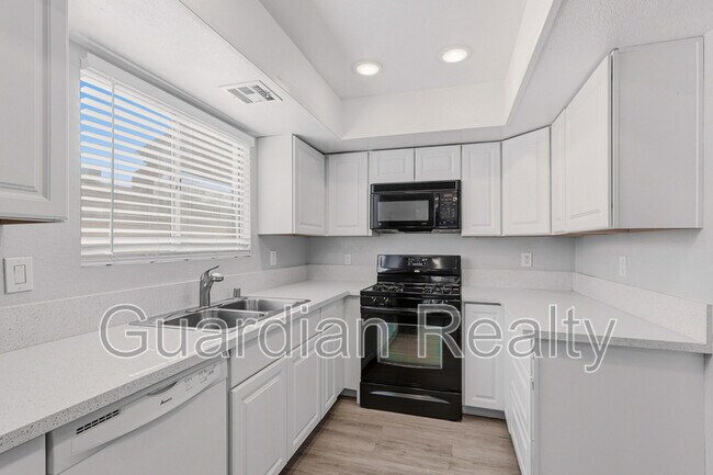 Foto del edificio - 509 Kristin Ln