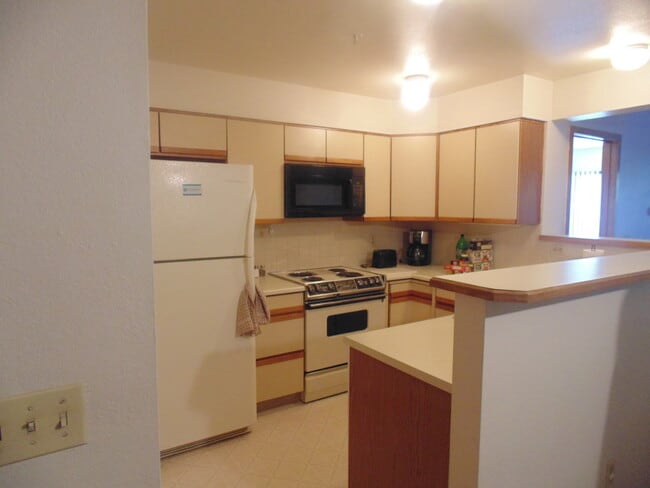 Building Photo - All Inclusive Fully Furnished 2 bed 2 bath in Heart of Downtown Boulder 90 day lease or longer