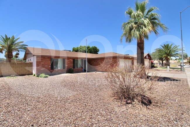 Building Photo - 946 N Ricardo Cir