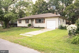 Building Photo - 30 Apple Ave