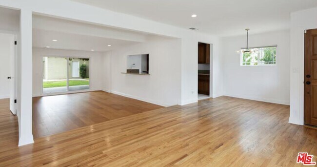 Foto del edificio - 5411 Willis Ave