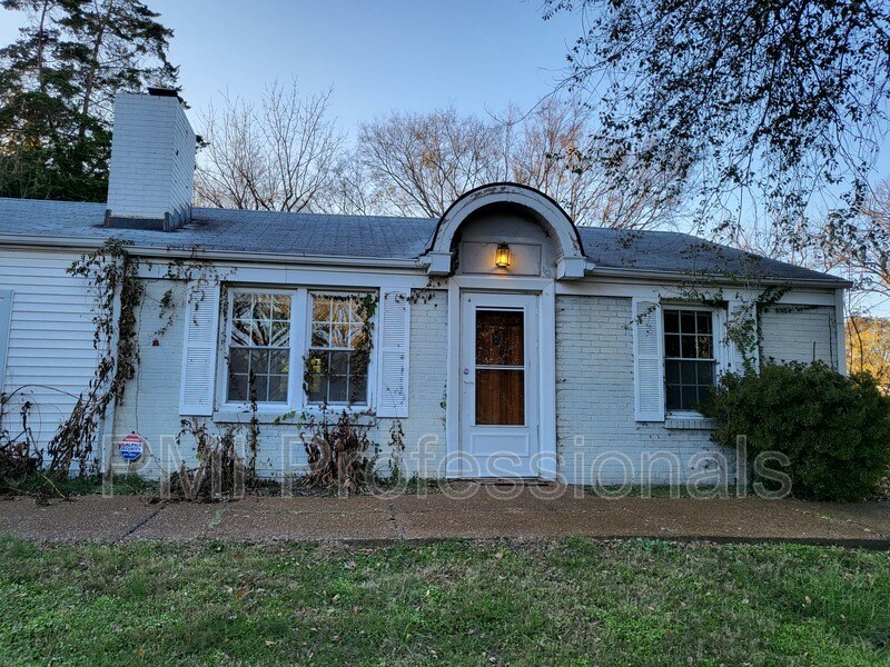 Primary Photo - 2721 Hartford Dr