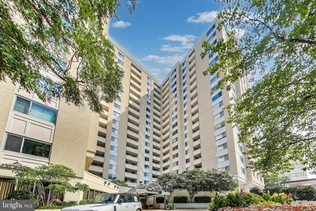Building Photo - 4601 N Park Ave