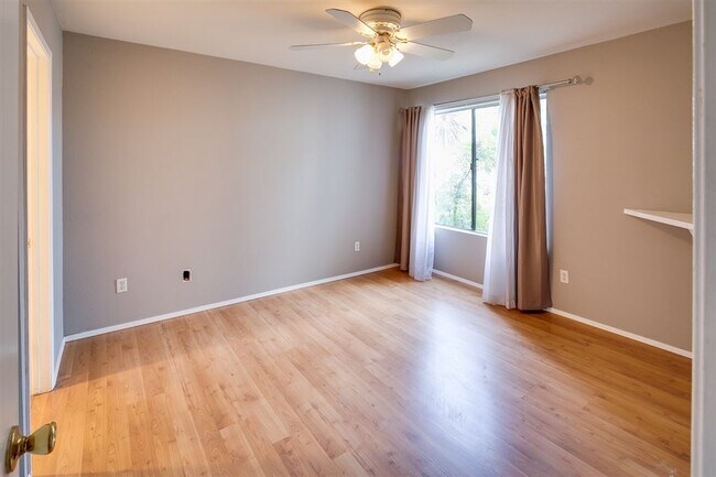 Foto del edificio - 9439 Fairgrove Ln